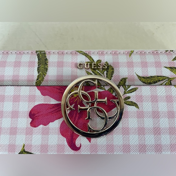 NWOT Floral Zippered Guess Wallet - Picture 3 of 12